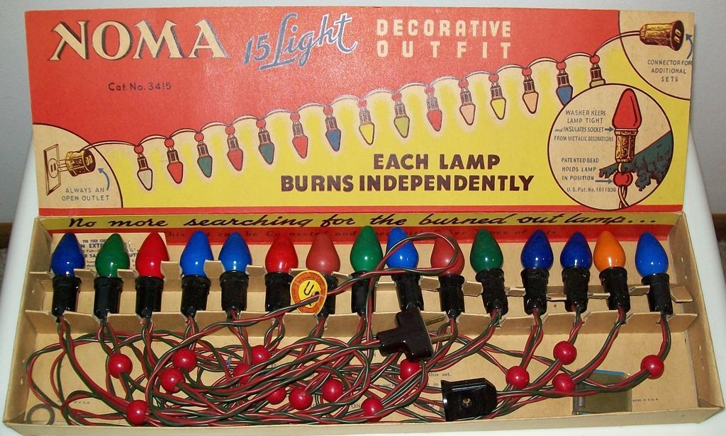 Big Christmas tree lights in the 50's Vintage christmas, Vintage