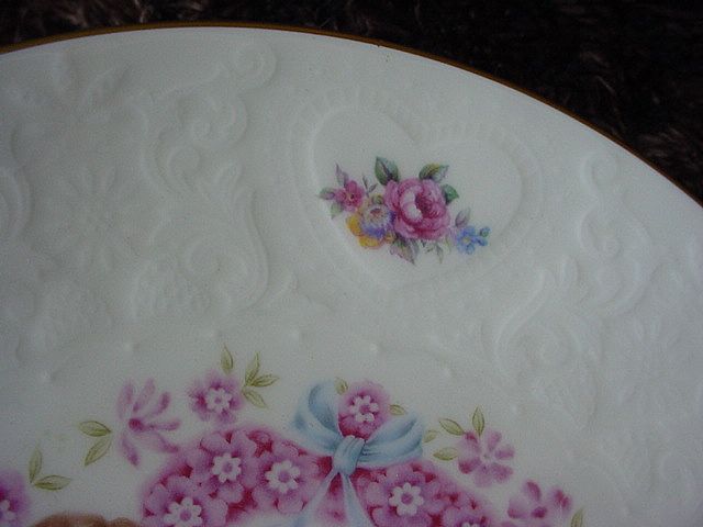 Royal Doulton 1977 Valentine's Day plate Royal Doulton 1977 Valentine's Day plate