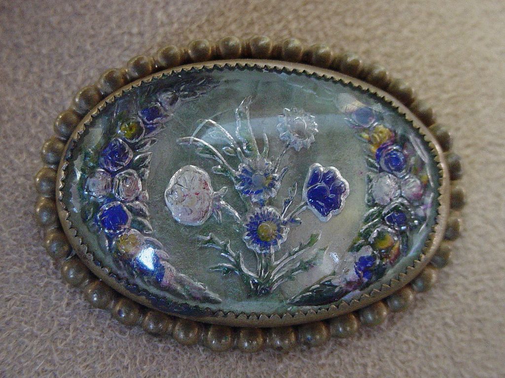 Victorian Floral Mother of Pearl & Paperweight Glass Pin Brooch Victorian Floral Mother of Pearl & Paperweight Glass Pin Brooch