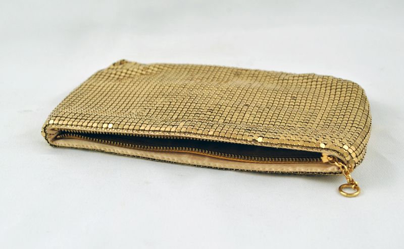 1950s 1950s Vintage Designer Duramesh Made in USA GOLD Mesh Clutch 1950s 1950s Vintage Designer Duramesh Made in USA GOLD Mesh Clutch