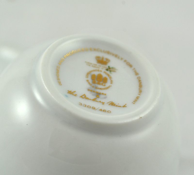 FREE SHIPPING 1950's 1950s Tea Cup Saucer The Danbury Mint Blue to White Gradient Seagulls Flying Gold Gilt Rim Tea Party FREE SHIPPING 1950's 1950s Tea Cup Saucer The Danbury Mint Blue to White Gradient Seagulls Flying Gold Gilt Rim Tea Party