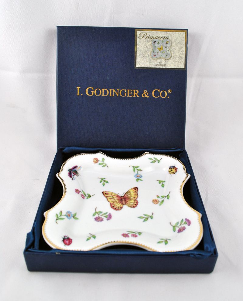 FREE SHIPPING I. Godinger & Co. Botanical Floral Butterfly Lady Bug Bumble Bee Hand Painted Gold Gilt Plate. FREE SHIPPING I. Godinger & Co. Botanical Floral Butterfly Lady Bug Bumble Bee Hand Painted Gold Gilt Plate.
