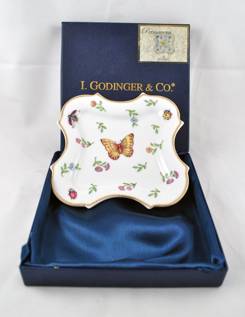 FREE SHIPPING I. Godinger & Co. Botanical Floral Butterfly Lady Bug Bumble Bee Hand Painted Gold Gilt Plate. FREE SHIPPING I. Godinger & Co. Botanical Floral Butterfly Lady Bug Bumble Bee Hand Painted Gold Gilt Plate.