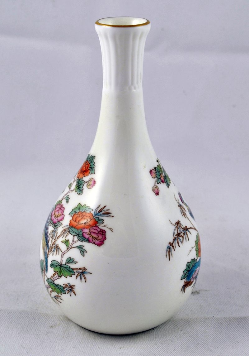 :21:45 PM) Kenneth Varner: Classic pattern Kutani Crane Two birds among beautiful hand painted floral motifs Rare to see a pair... Measures: 5" by 2" FREE SHIPPING 1960's 1960s Home Decor Pair of Wedgewood Kutani Crane Made in England Vases Engl :21:45 PM) Kenneth Varner: Classic pattern Kutani Crane Two birds among beautiful hand painted floral motifs Rare to see a pair... Measures: 5" by 2" FREE SHIPPING 1960's 1960s Home Decor Pair of Wedgewood Kutani Crane Made in England Vases Engl
