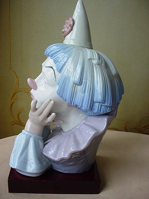 Large Retired Lladro Porcelain Jester Clown Head 5129 w/base Large Retired Lladro Porcelain Jester Clown Head 5129 w/base