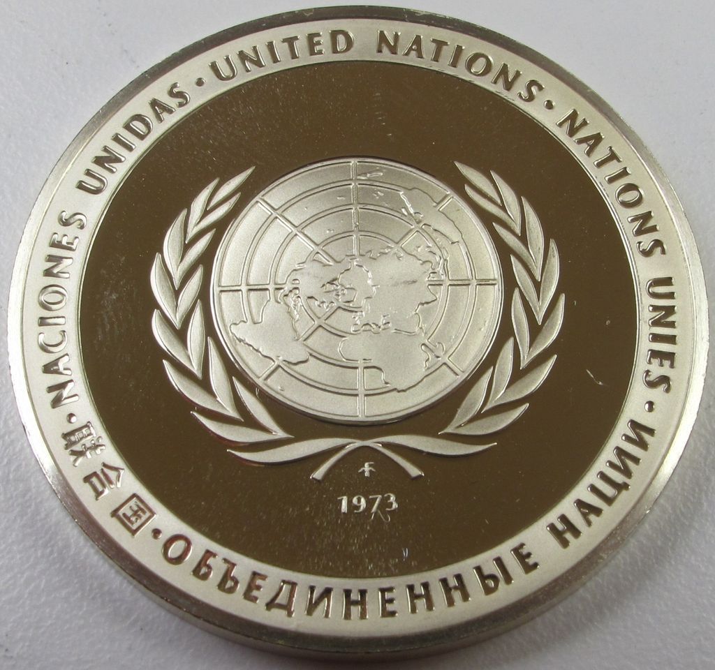 Vintage 1973 Sterling Silver Round Bullion - United Nations - Peace Vintage 1973 Sterling Silver Round Bullion - United Nations - Peace