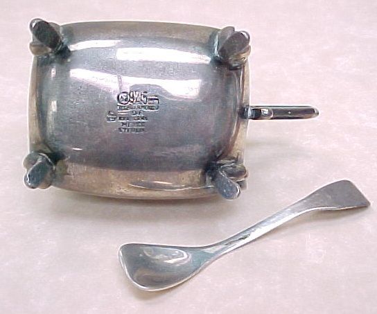 Vintage Sterling Silver SANBORNS Covered Salt Cellar & Scoop Vintage Sterling Silver SANBORNS Covered Salt Cellar & Scoop