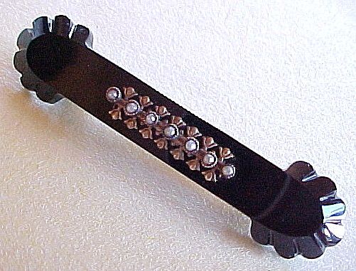 Victorian Mourning Era Carved Onyx & Seed Pearl Brooch / Pin Victorian Mourning Era Carved Onyx & Seed Pearl Brooch / Pin