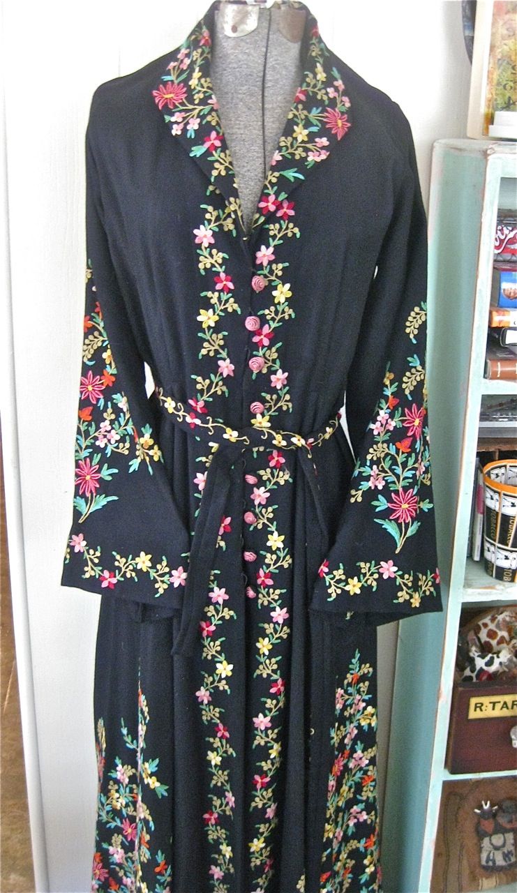 Vintage Handmade Embroidered Long KASHMIR Wool Hostess Robe/Coat Vintage Handmade Embroidered Long KASHMIR Wool Hostess Robe/Coat
