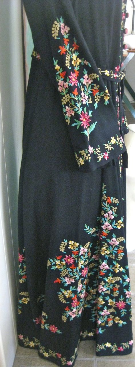 Vintage Handmade Embroidered Long KASHMIR Wool Hostess Robe/Coat Vintage Handmade Embroidered Long KASHMIR Wool Hostess Robe/Coat