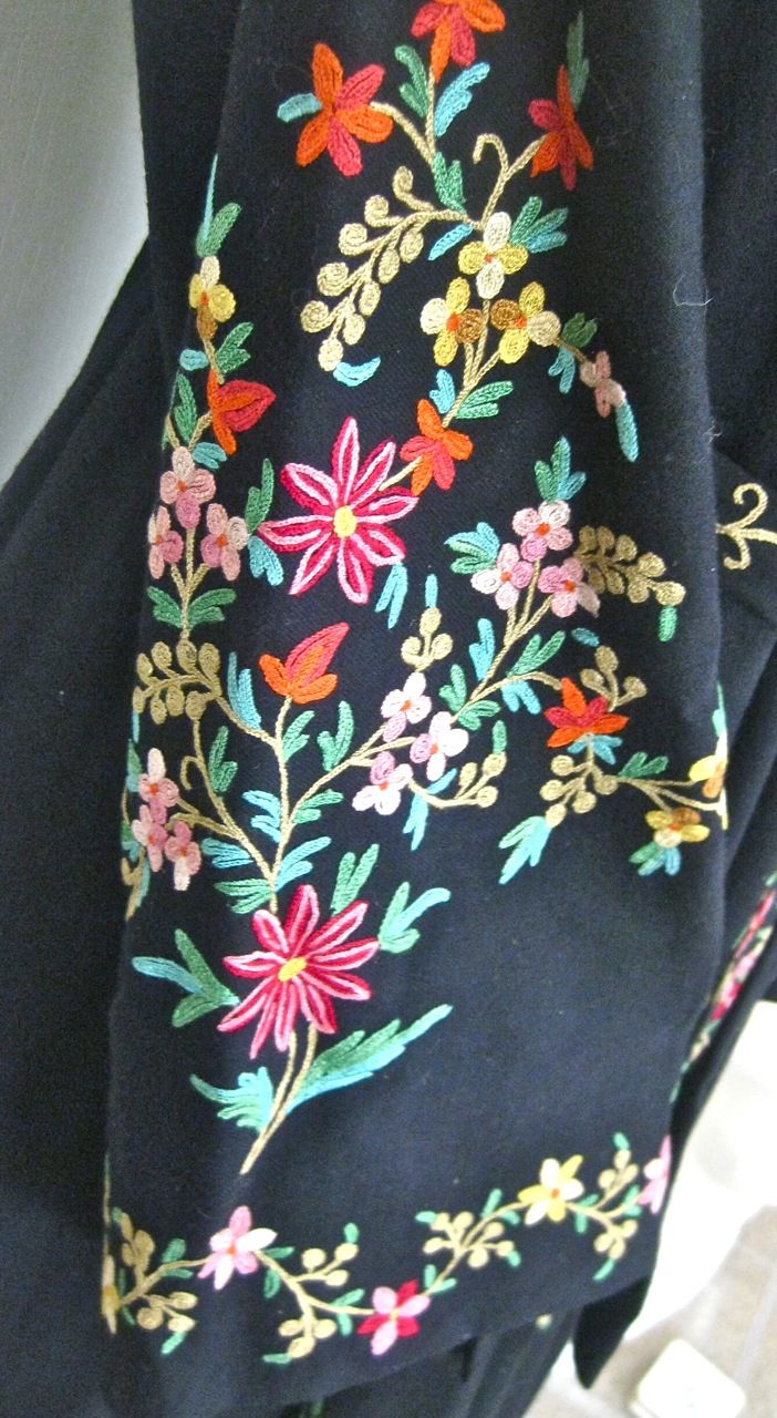 Vintage Handmade Embroidered Long KASHMIR Wool Hostess Robe/Coat Vintage Handmade Embroidered Long KASHMIR Wool Hostess Robe/Coat
