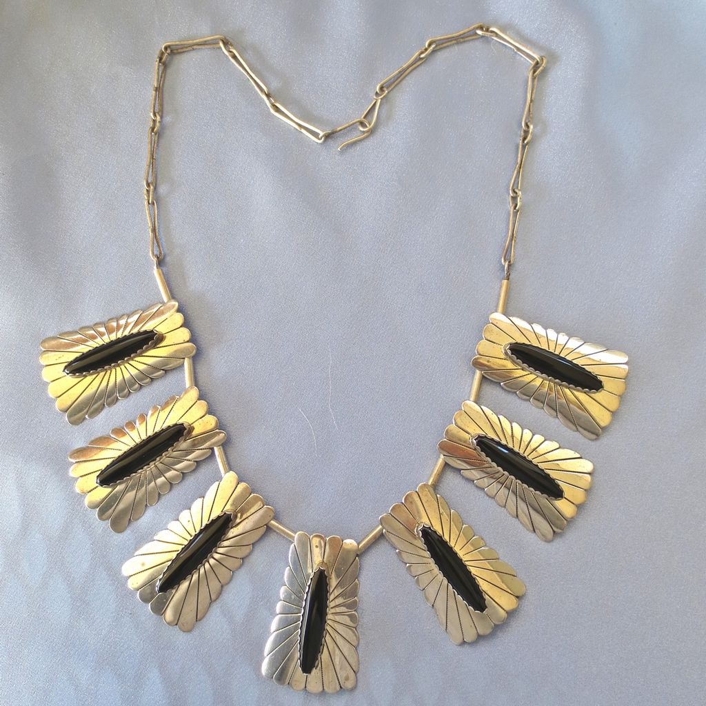 Large Modernist Sterling Black Onyx NAVAJO Collar Necklace Large Modernist Sterling Black Onyx NAVAJO Collar Necklace