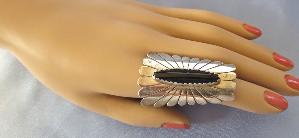 Large Modernist NAVAJO Sterling Black Onyx Earrings Large Modernist NAVAJO Sterling Black Onyx Earrings