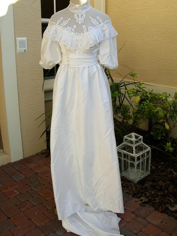 Item ID: 110208-2Vin 224 In Shop's Backroom Item ID: 110208-2Vin 224 In Shop's Backroom