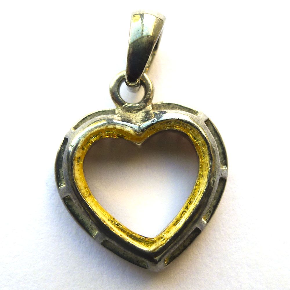 Vintage Heart Pendant - with Ruby colored Brilliants Vintage Heart Pendant - with Ruby colored Brilliants