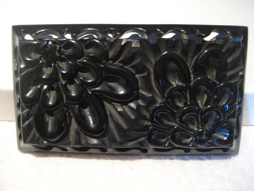 Bakelite Carved Pierced Pin/Brooch Bakelite Carved Pierced Pin/Brooch