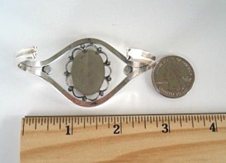 Feminine Vintage Native American Navajo Bracelet Shadow Box Lace-Like Design Sterling Silver Turquoise Feminine Vintage Native American Navajo Bracelet Shadow Box Lace-Like Design Sterling Silver Turquoise