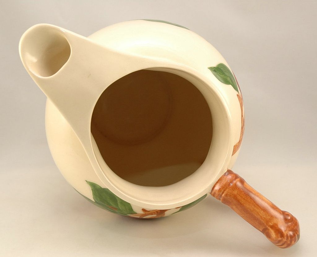 Franciscan Ware Apple 64 Ounce Water Pitcher Ca. 1940-48 Franciscan Ware Apple 64 Ounce Water Pitcher Ca. 1940-48
