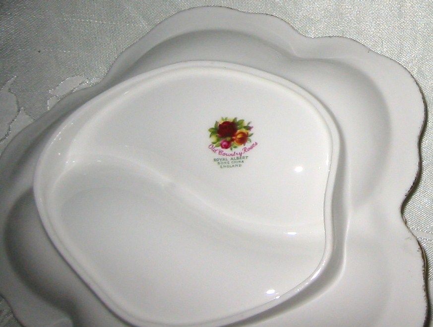 Royal Albert - Old Country Roses - Leaf Dish Royal Albert - Old Country Roses - Leaf Dish