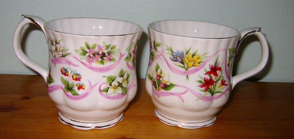 Royal Albert - Our Emblems Dear - Coffee Mugs (2) Royal Albert - Our Emblems Dear - Coffee Mugs (2)
