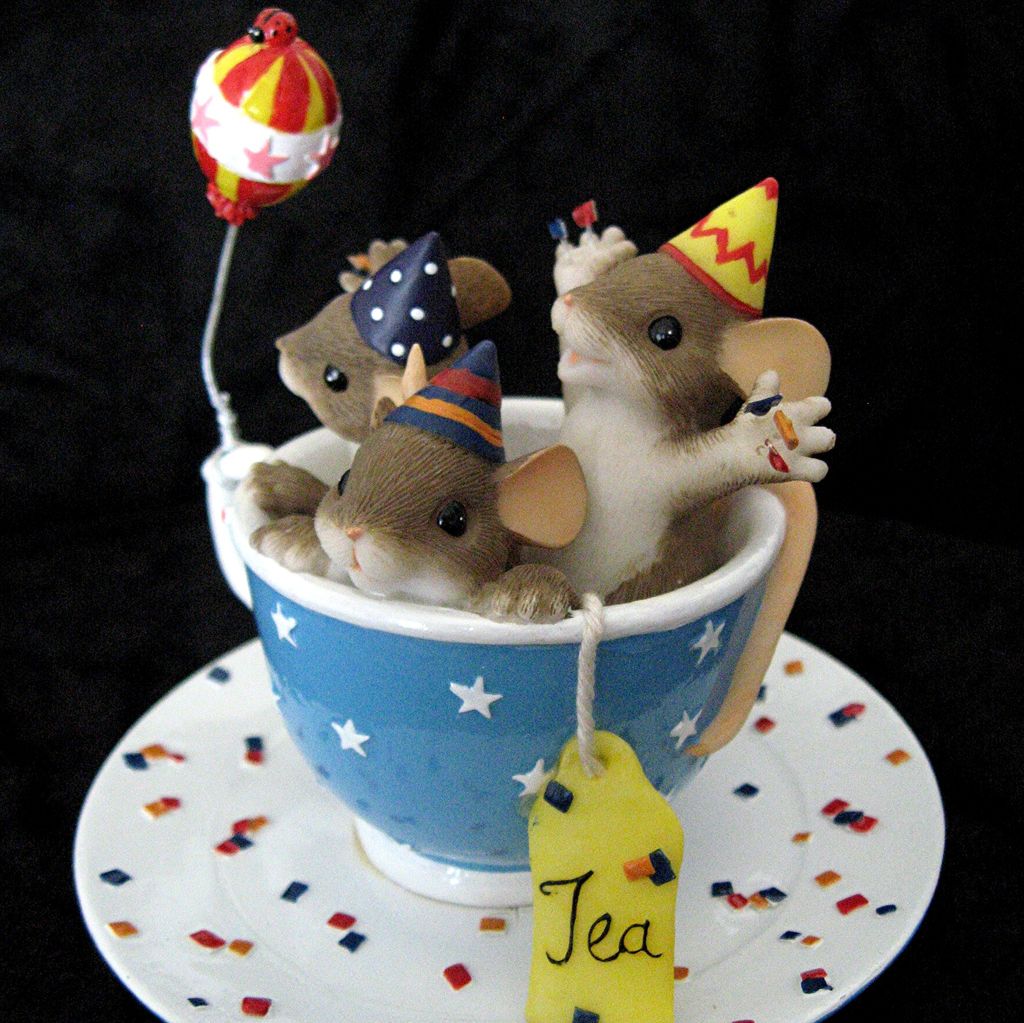 2004 Charming Tails 89/147 "Tea Party" Mice in Tea-cup by Fitz and Floyd 2004 Charming Tails 89/147 "Tea Party" Mice in Tea-cup by Fitz and Floyd