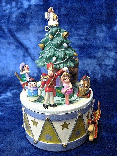 "Toyland Treasures" Hallmark Keepsake MAGIC Ornament - 2005 "Toyland Treasures" Hallmark Keepsake MAGIC Ornament - 2005