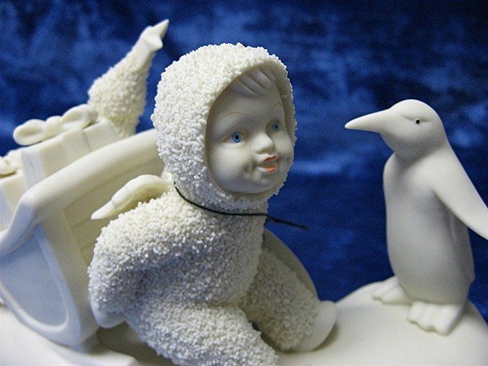 "Stuck In The Snow" Figurine - Snowbabies Dept 56 "Stuck In The Snow" Figurine - Snowbabies Dept 56