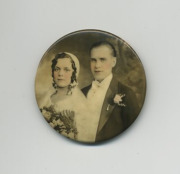 Wedding Couple Photo Celluloid Pocket Mirror Wedding Couple Photo Celluloid Pocket Mirror