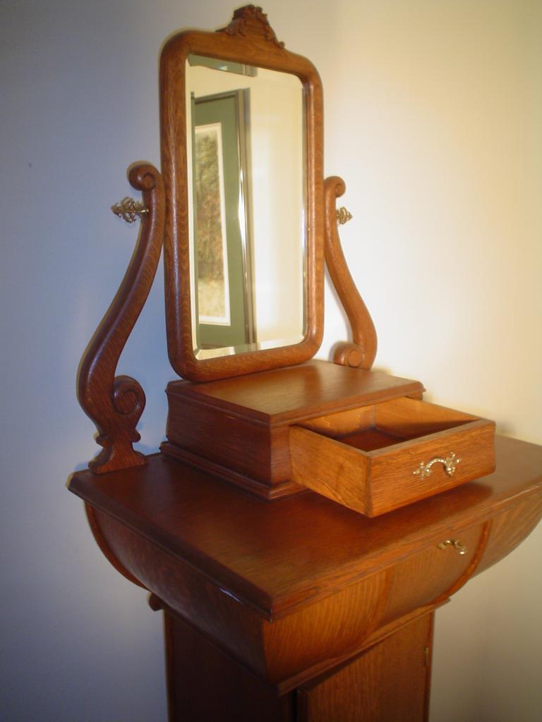 Monumental Quartersawn Oak Shaving Cabinet Monumental Quartersawn Oak Shaving Cabinet