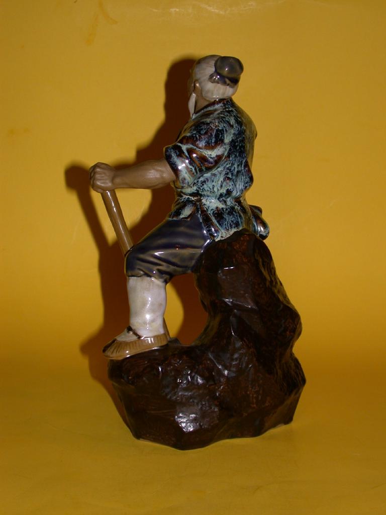 Wonderful Chinese Ceramic Sculpture of a Working Man, Marvelous Expression! Wonderful Chinese Ceramic Sculpture of a Working Man, Marvelous Expression!