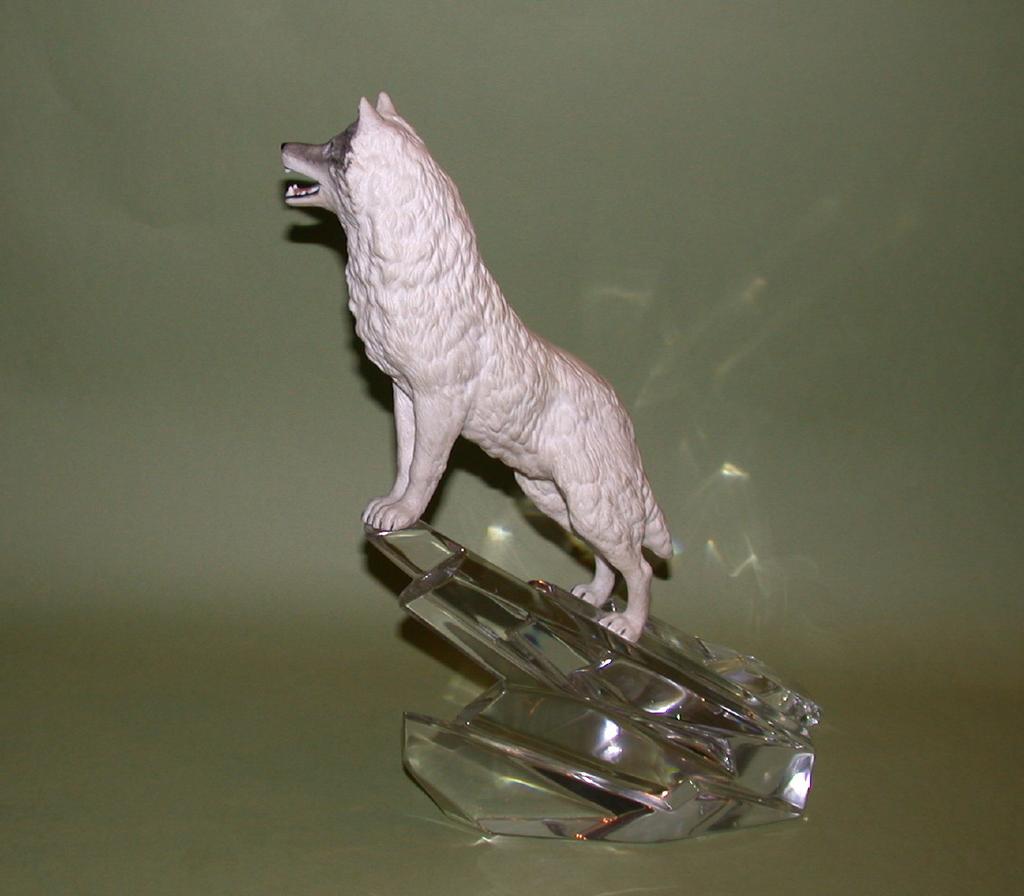 Mixed Media Sculpture of a Wolf On A Crystal Lookout - Signed - Mixed Media Sculpture of a Wolf On A Crystal Lookout - Signed -