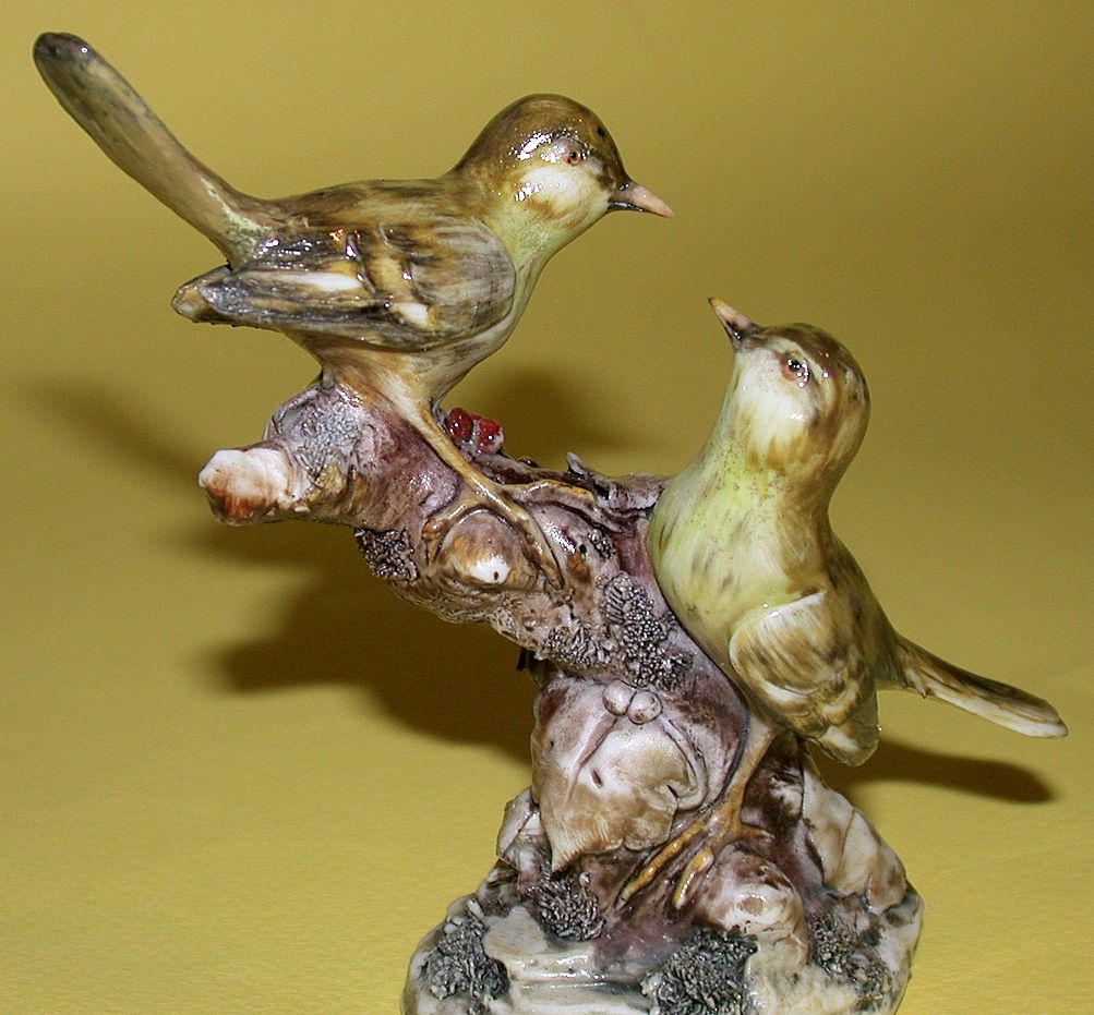 Borsato - Multi-Figural Porcelain Sculpture "Two Siskins" Borsato - Multi-Figural Porcelain Sculpture "Two Siskins"