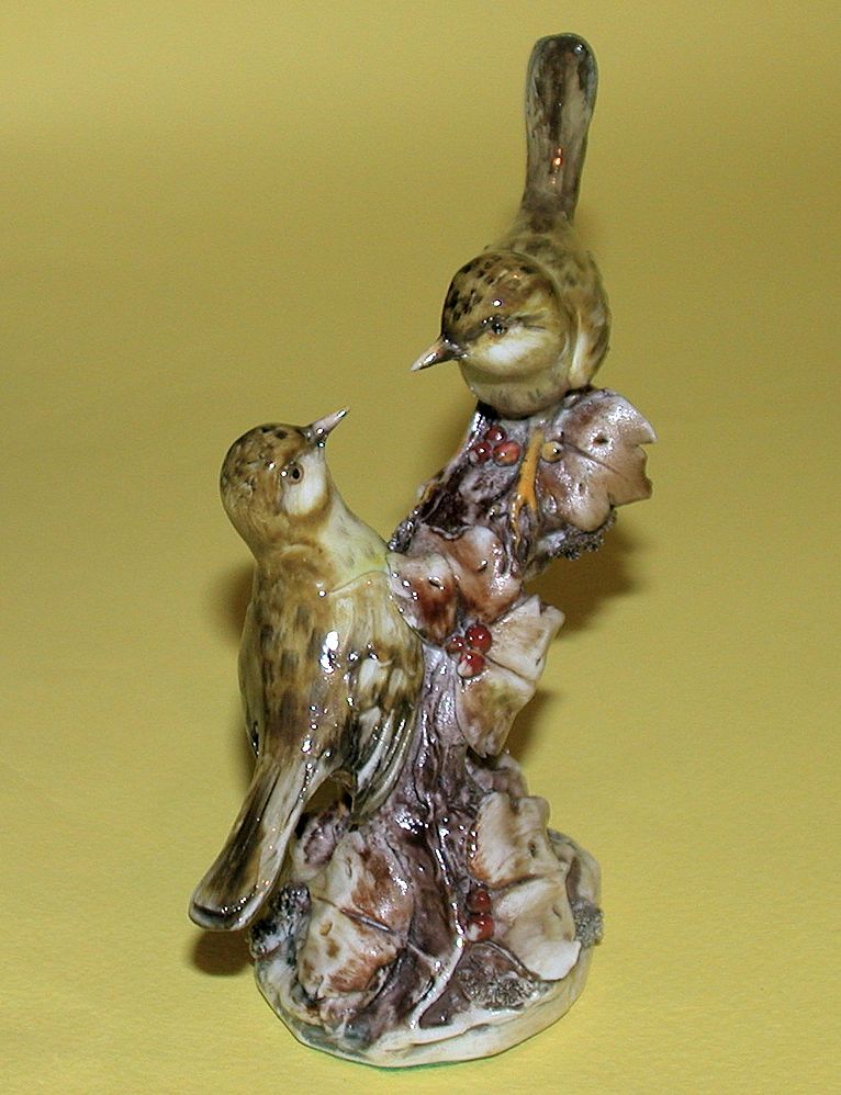 Borsato - Multi-Figural Porcelain Sculpture "Two Siskins" Borsato - Multi-Figural Porcelain Sculpture "Two Siskins"