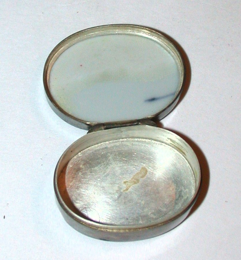 Beautiful Vintage Thai Silver Pillbox With Flowered Tile Cover Beautiful Vintage Thai Silver Pillbox With Flowered Tile Cover