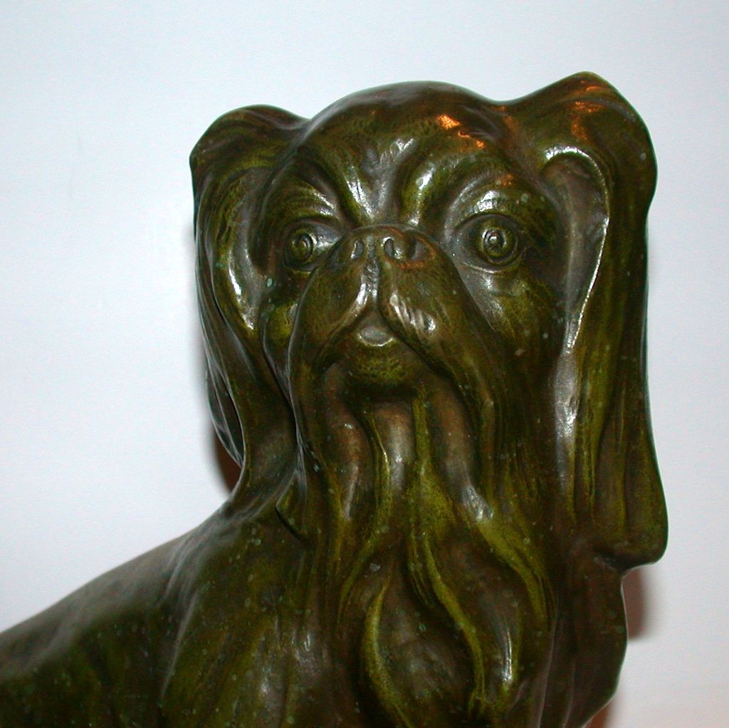Bronze Sculpture - L. Fontinelle (1896-1964) - "Seated Pekingese" - Signed Bronze Sculpture - L. Fontinelle (1896-1964) - "Seated Pekingese" - Signed