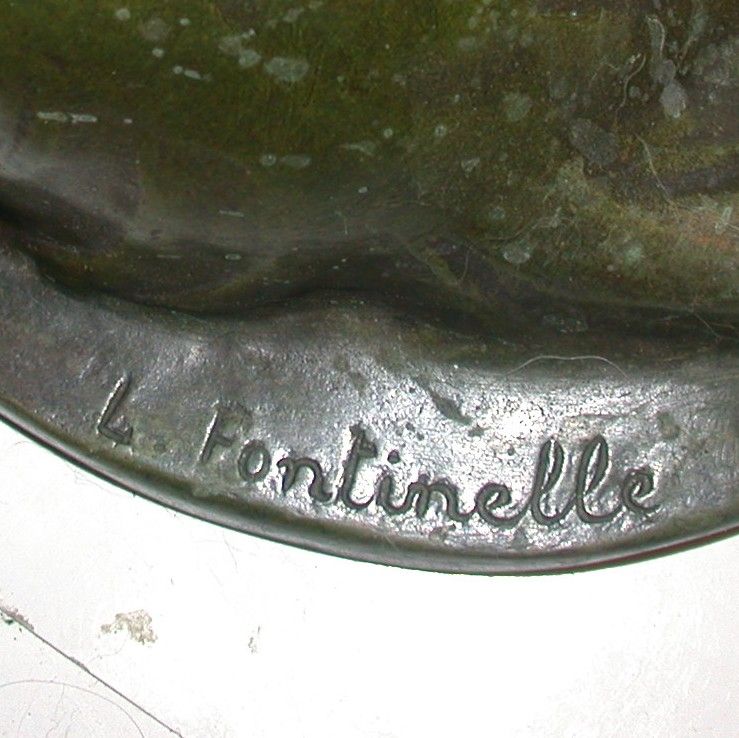 Bronze Sculpture - L. Fontinelle (1896-1964) - "Seated Pekingese" - Signed Bronze Sculpture - L. Fontinelle (1896-1964) - "Seated Pekingese" - Signed