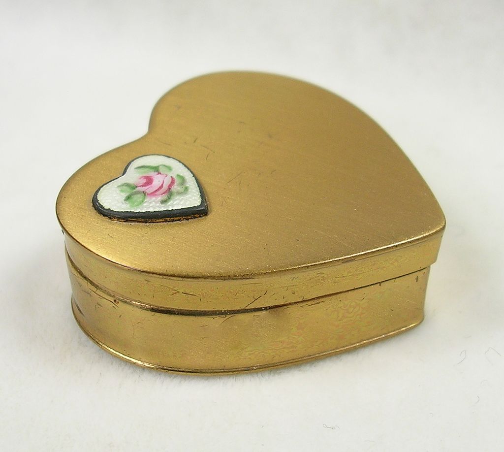 Vintage Gold Tone Heart Compact with Guilloche Enamel Heart Vintage Gold Tone Heart Compact with Guilloche Enamel Heart