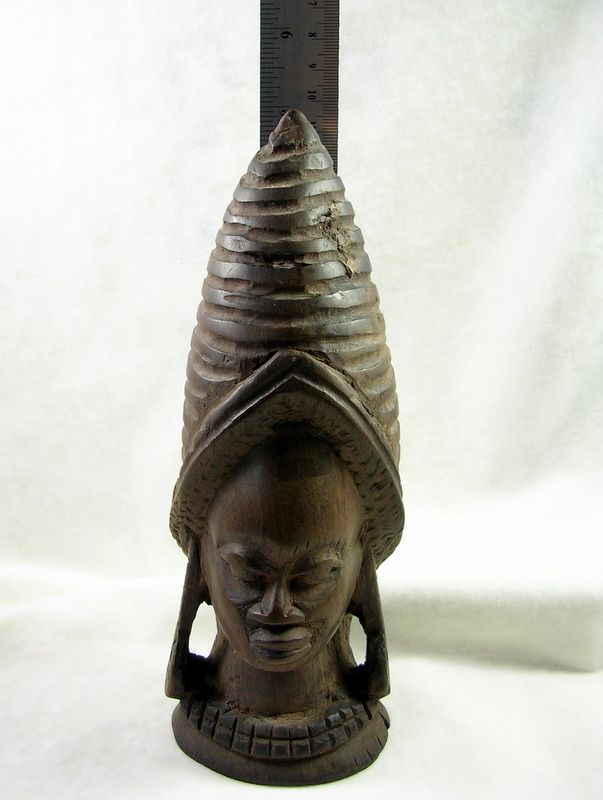 Collectible Hand Carved Wood African Female Statue Collectible Hand Carved Wood African Female Statue