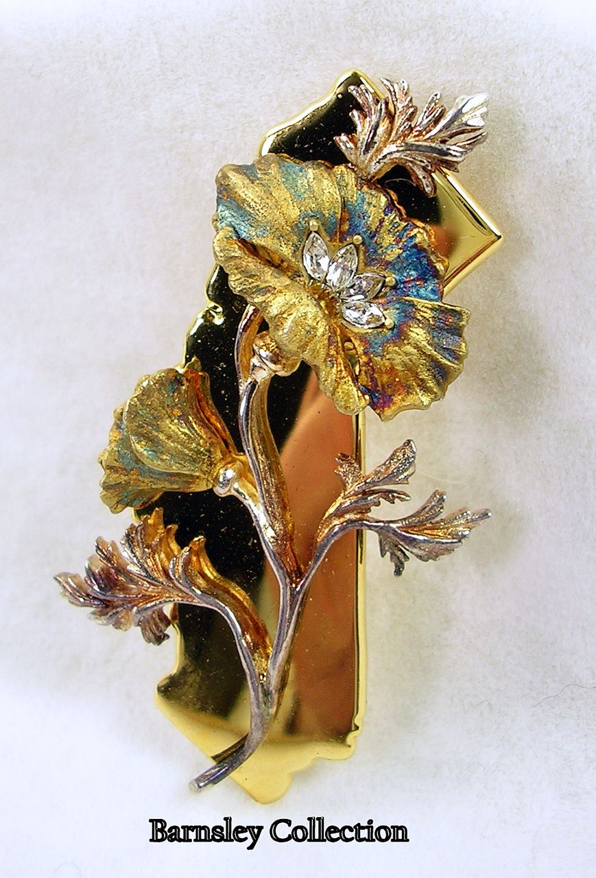 Signed "The Franklin Mint Co." Swarovski Crystal Floral Brooch in Gold Tone Signed "The Franklin Mint Co." Swarovski Crystal Floral Brooch in Gold Tone