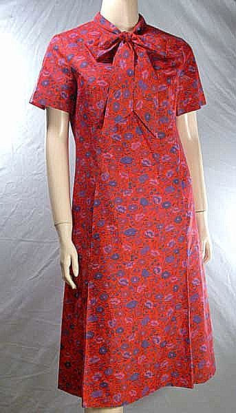 Lovely 'Margaret Smith of Gardner Maine' Vintage Dress~Soft Floral, Pussycat Bow! Size 10 Lovely 'Margaret Smith of Gardner Maine' Vintage Dress~Soft Floral, Pussycat Bow! Size 10