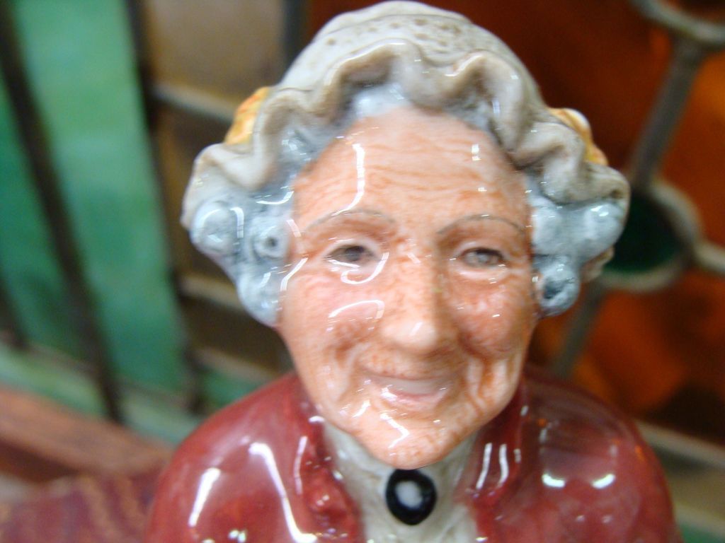 Royal Doulton Teatime Figurine Holding A Teapot Royal Doulton Teatime Figurine Holding A Teapot