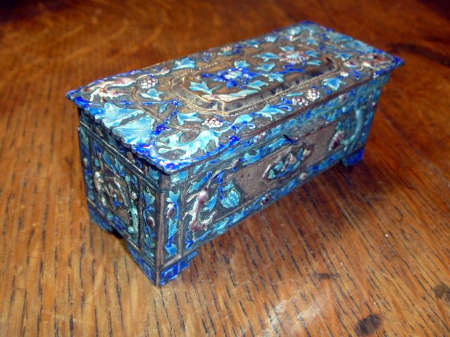 Vintage Chinese Canton Enamel Stamp Box Vintage Chinese Canton Enamel Stamp Box