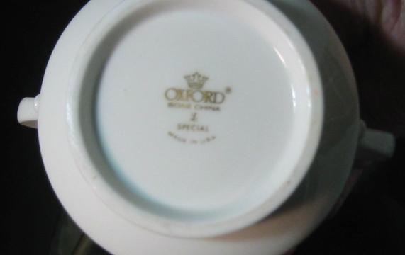Oxford China (Lenox) Special Gold Wedding Band Covered Sugar Bowl Oxford China (Lenox) Special Gold Wedding Band Covered Sugar Bowl