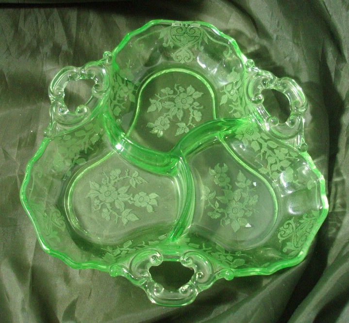 Cambridge Apple Blossom Three-Part Relish - Pistachio Green Cambridge Apple Blossom Three-Part Relish - Pistachio Green