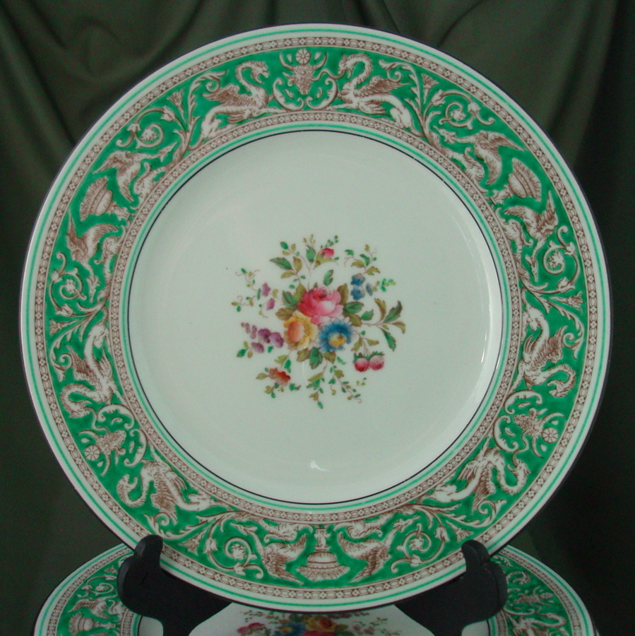 Wedgwood Green Florentine Dinner Plates - Set of Six Wedgwood Green Florentine Dinner Plates - Set of Six