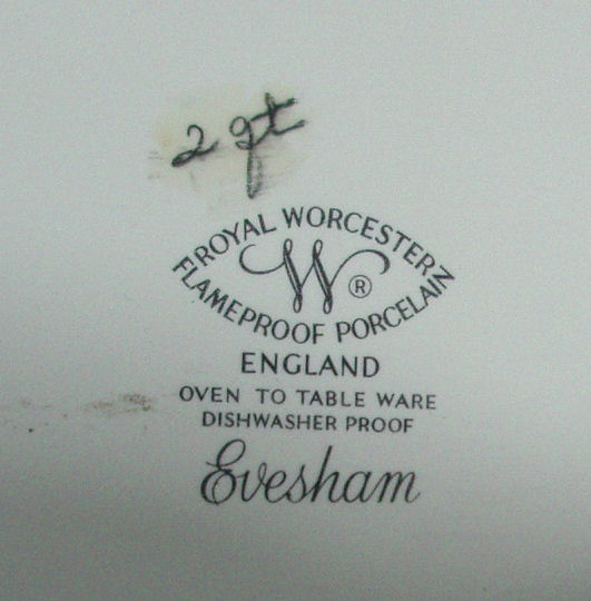 Royal Worcester Evesham Two Quart Oval Baker Royal Worcester Evesham Two Quart Oval Baker