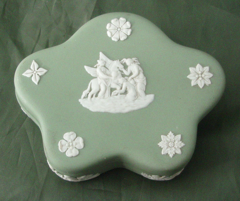 Wedgwood Sage Green Jasper Ware Pentefoil Box Wedgwood Sage Green Jasper Ware Pentefoil Box