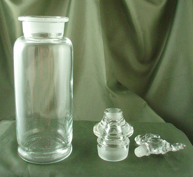 Paden City Cocktail Shaker with Rooster Stopper Paden City Cocktail Shaker with Rooster Stopper
