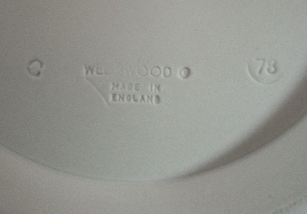Wedgwood Reverse Jasper Ware Sacrifice Bowl Wedgwood Reverse Jasper Ware Sacrifice Bowl