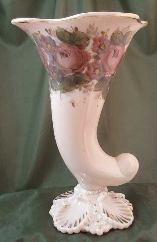 Cambridge Crown Tuscan Sea Shell Cornucopia Vase with Charleton Decoration Cambridge Crown Tuscan Sea Shell Cornucopia Vase with Charleton Decoration